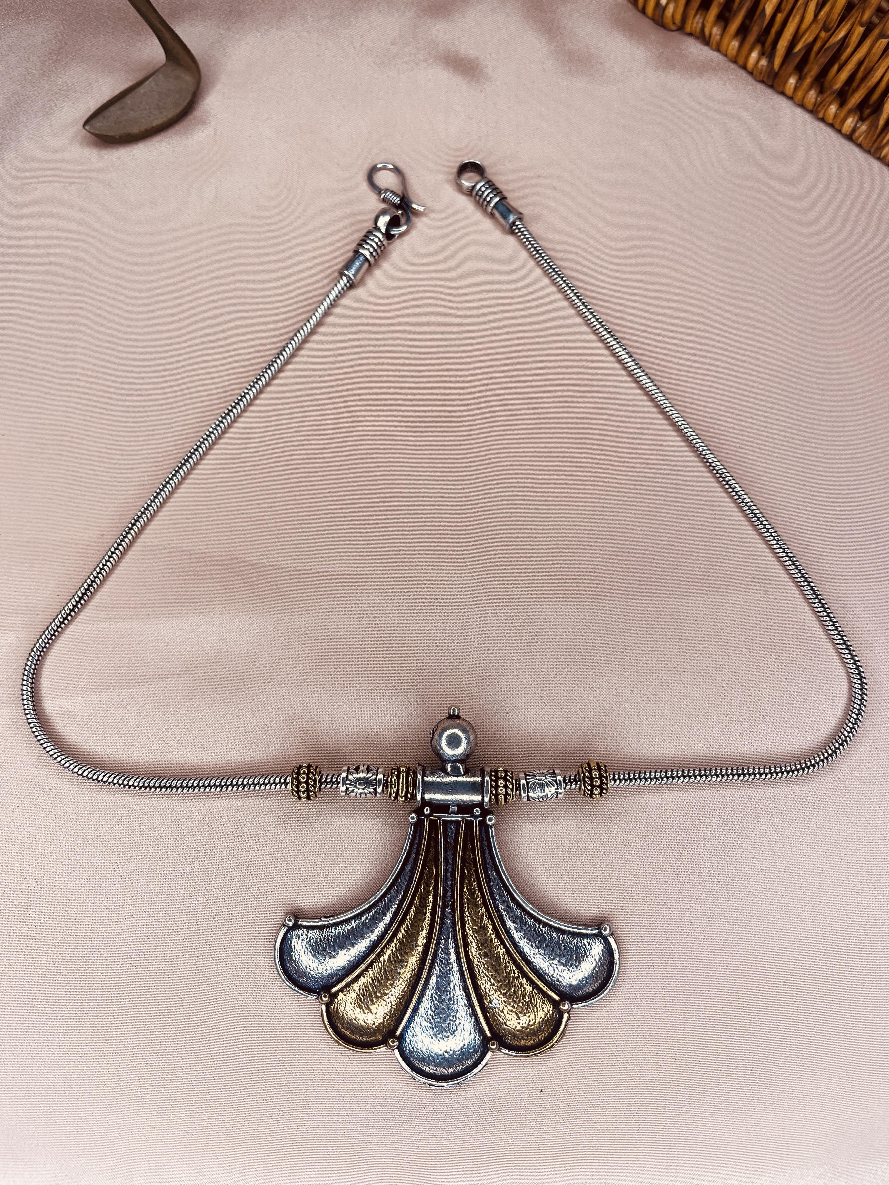 Dual Tone Bloom Chain Pendent